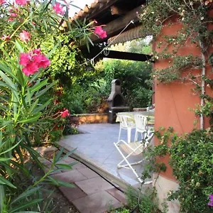 Maison De Dans Un Village De à100 M. De La Badesi